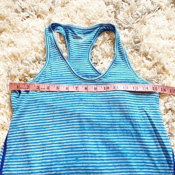 Vineyard Vines | Racer Back Performance Athletic Top, Blue Stripped Size xs - Picture 8 of 9